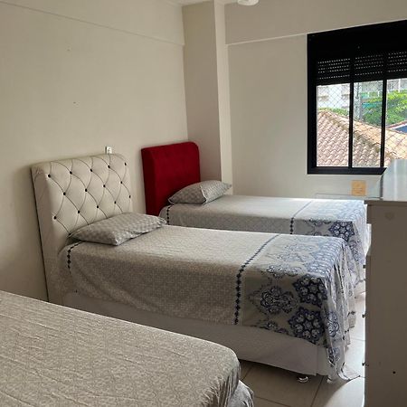 Apartamento Amplo A Menos De 400 Metros Da Praia Localizado Proximo A Praca Da Brunella, Area Nobre Do Guaruja. Экстерьер фото
